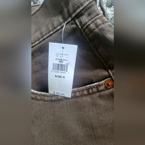 Gap low stride shorts - size 6/28 - Picture 3 of 3